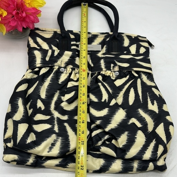 Calvin Klein Black White Nylon Lightweight Tote Bag TOT5246 - Picture 3 of 8